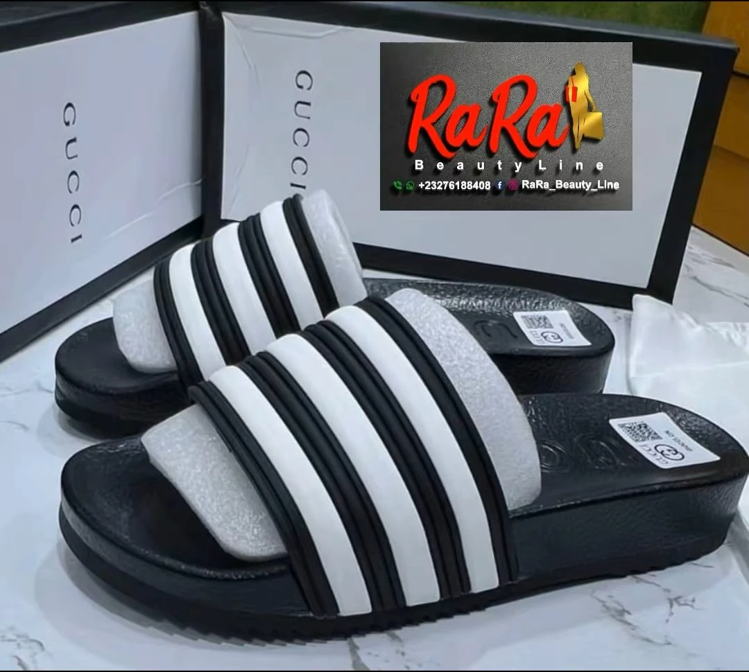 GUCCI Leather thong slippers